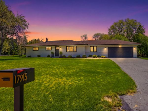 17915 Evergreen Ct, Brookfield, WI 53045