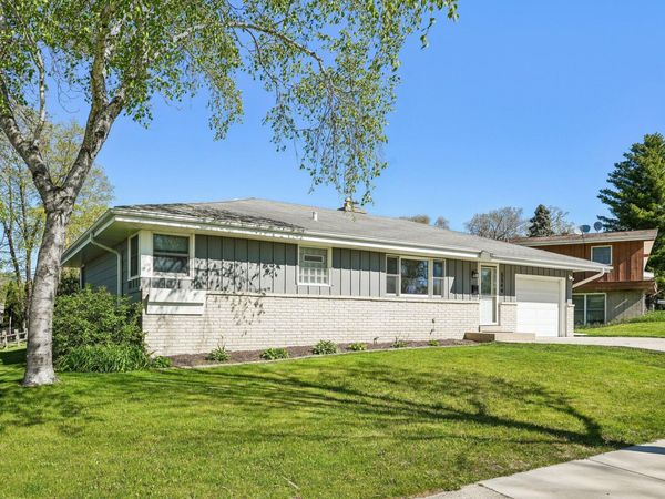 5544 Oakwood St, Greendale, WI 53129
