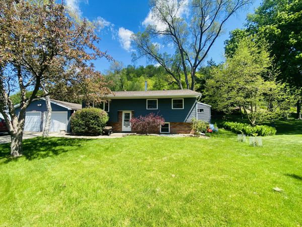 4001 Starlite Dr, Shelby, WI 54601