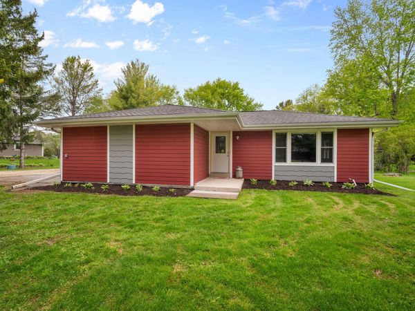3013 El Camino Dr, Jackson, WI 53012
