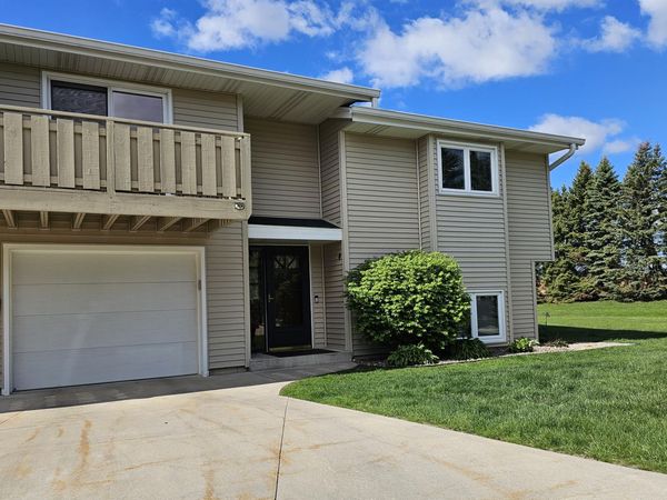 6440 S Crabapple Ct, Unit 4, Oak Creek, WI 53154