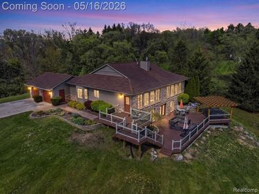 8742 Hyne Road, Brighton Twp, MI 48114