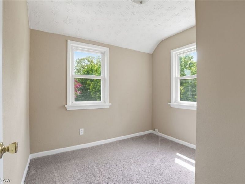 350 E 210th Street, Euclid, OH 44123 Photo 16