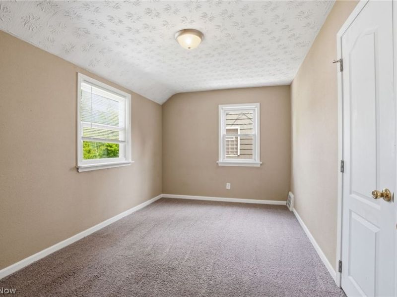 350 E 210th Street, Euclid, OH 44123 Photo 18
