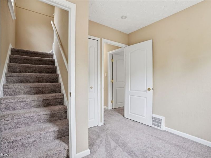 350 E 210th Street, Euclid, OH 44123 Photo 22