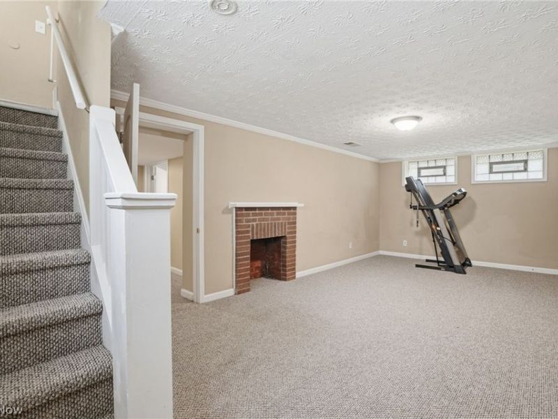 350 E 210th Street, Euclid, OH 44123 Photo 25