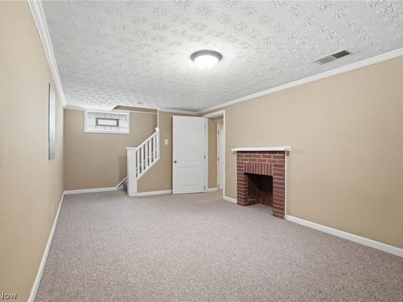 350 E 210th Street, Euclid, OH 44123 Photo 26