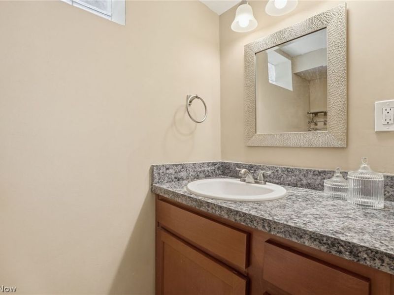 350 E 210th Street, Euclid, OH 44123 Photo 30
