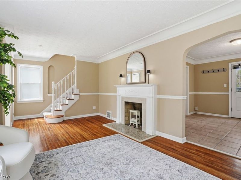 350 E 210th Street, Euclid, OH 44123 Photo 6