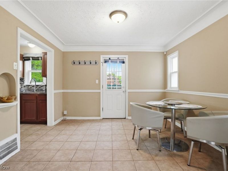 350 E 210th Street, Euclid, OH 44123 Photo 7