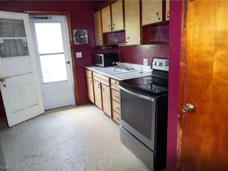483 17th Street NW, Barberton, OH 44203 Photo 5