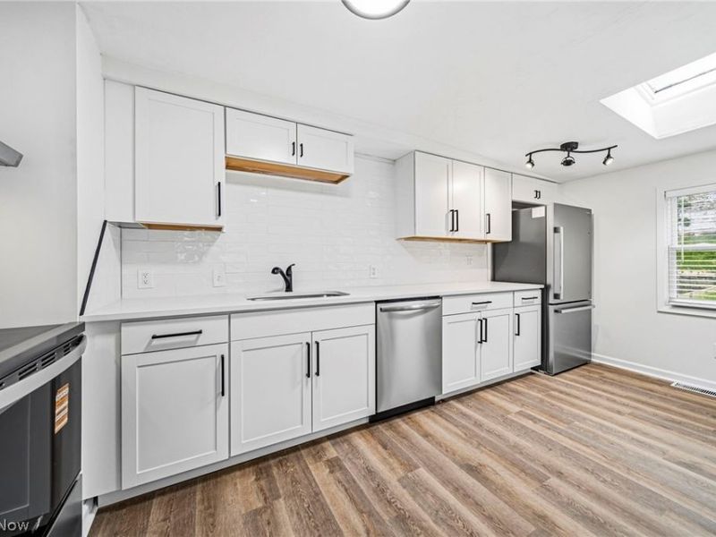 3579 Lloyd Road , Cleveland, OH 44111 Photo 12