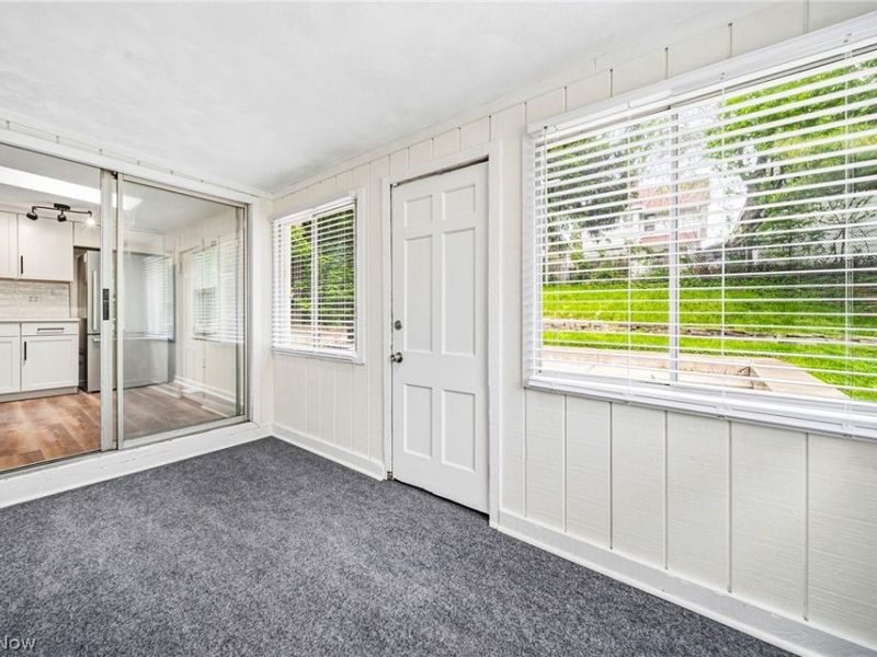 3579 Lloyd Road , Cleveland, OH 44111 Photo 16