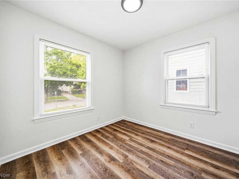 3579 Lloyd Road , Cleveland, OH 44111 Photo 17