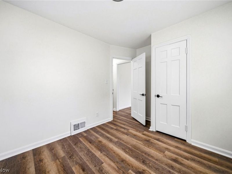 3579 Lloyd Road , Cleveland, OH 44111 Photo 18