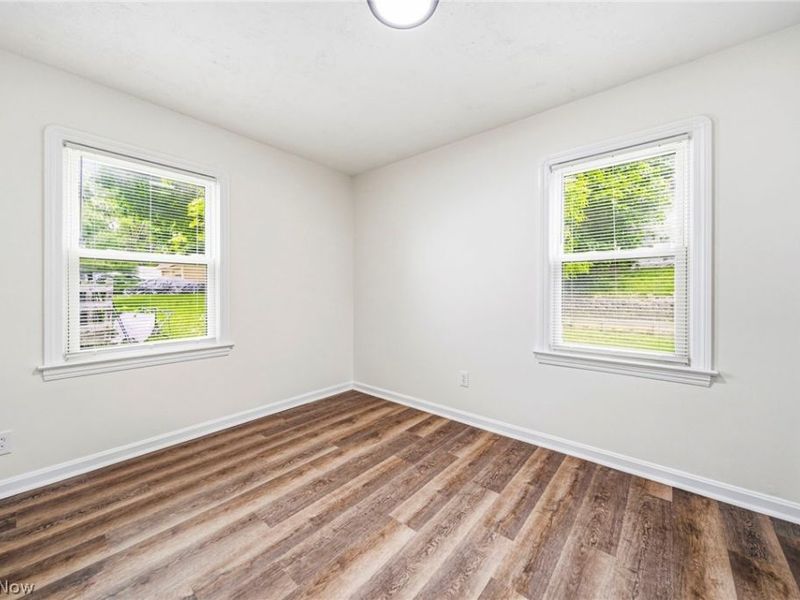 3579 Lloyd Road , Cleveland, OH 44111 Photo 19