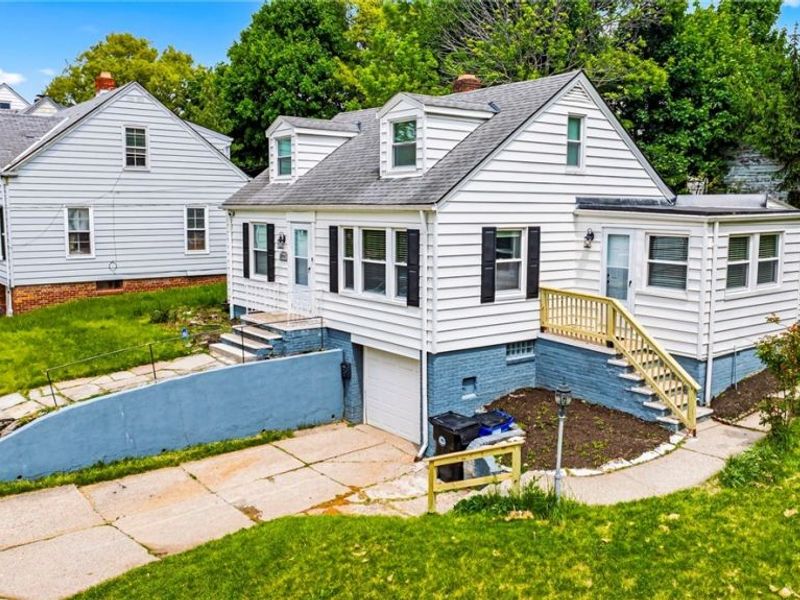 3579 Lloyd Road , Cleveland, OH 44111 Photo 2