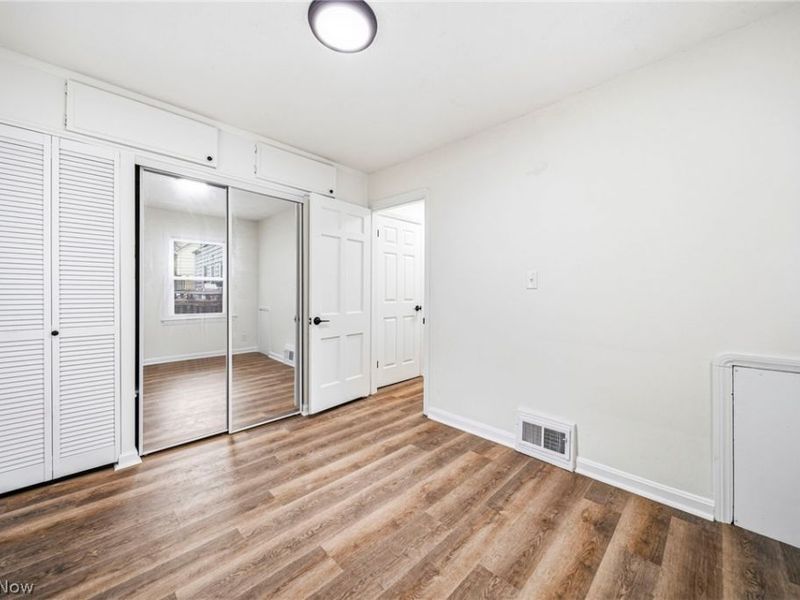 3579 Lloyd Road , Cleveland, OH 44111 Photo 20