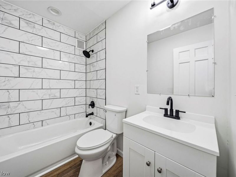 3579 Lloyd Road , Cleveland, OH 44111 Photo 21