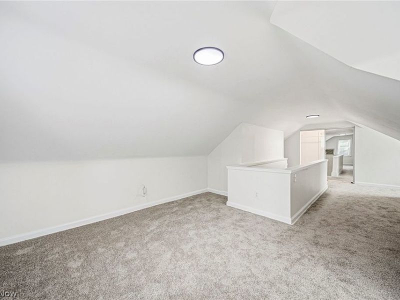 3579 Lloyd Road , Cleveland, OH 44111 Photo 24