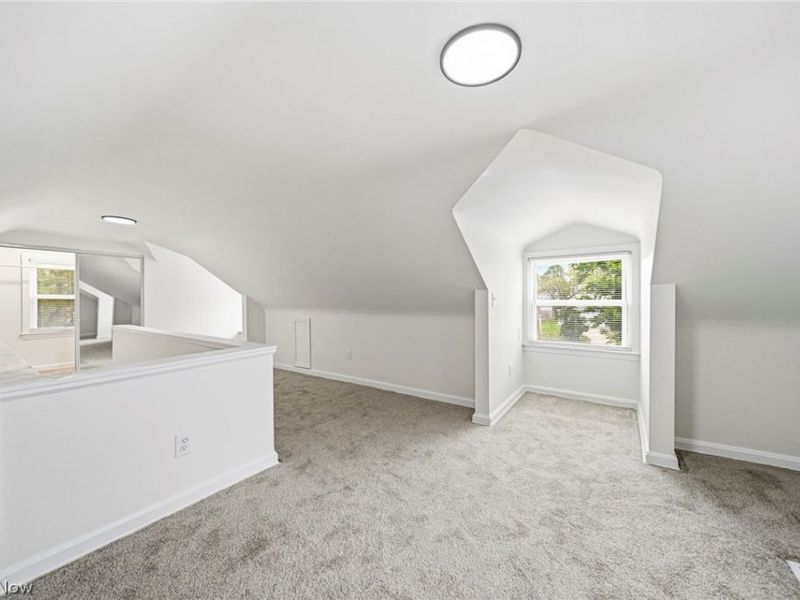 3579 Lloyd Road , Cleveland, OH 44111 Photo 25