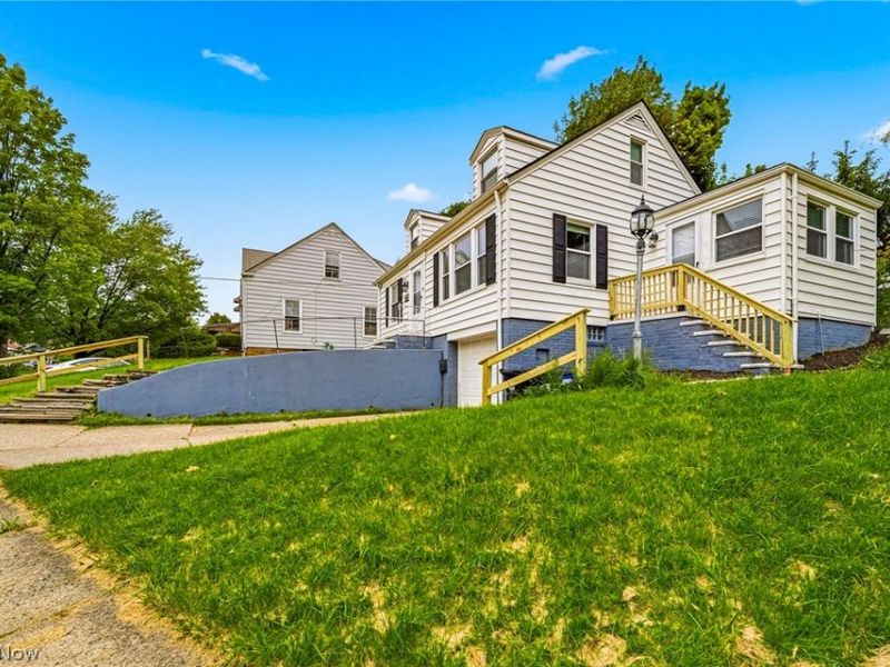 3579 Lloyd Road , Cleveland, OH 44111 Photo 32