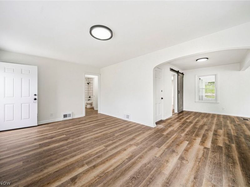 3579 Lloyd Road , Cleveland, OH 44111 Photo 8