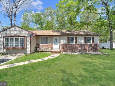 217 E RIDGEWOOD AVENUE, GALLOWAY, NJ 08205