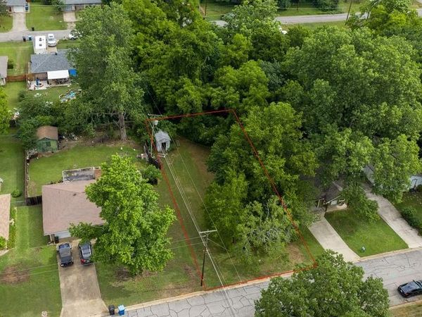 911 Thatcher Street, Denison, TX 75020