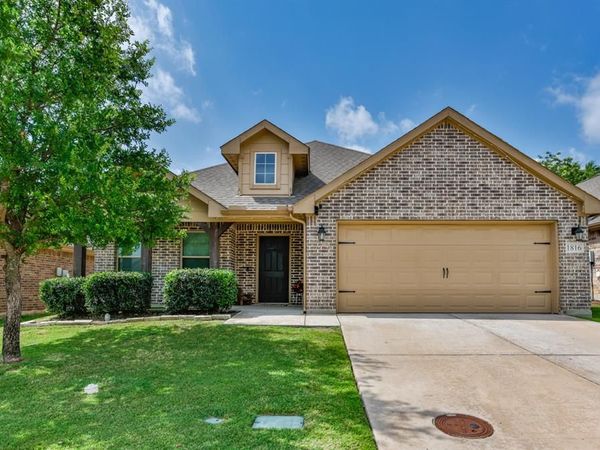 1816 Vallana Drive, Gainesville, TX 76240