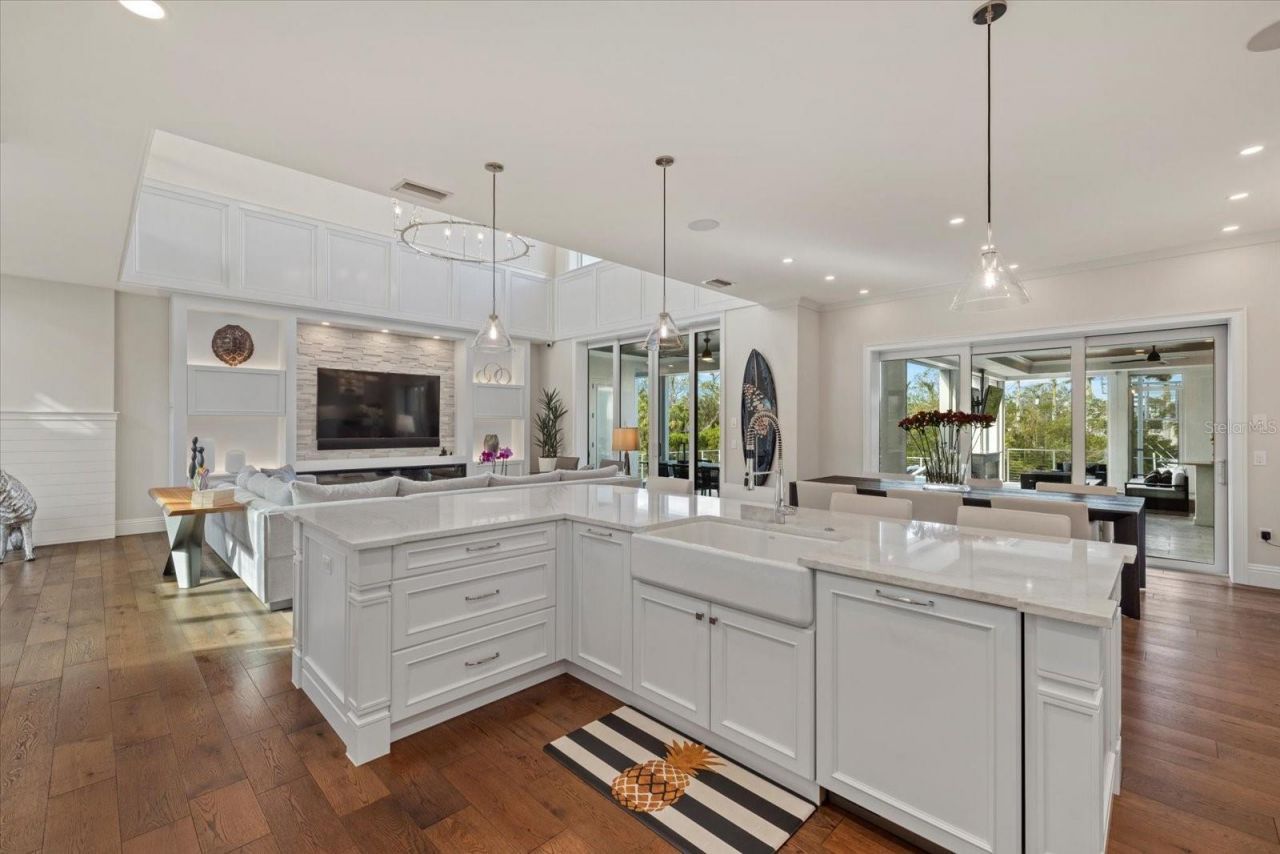 1525 Mallard Lane, Sarasota, FL 34239 Photo
