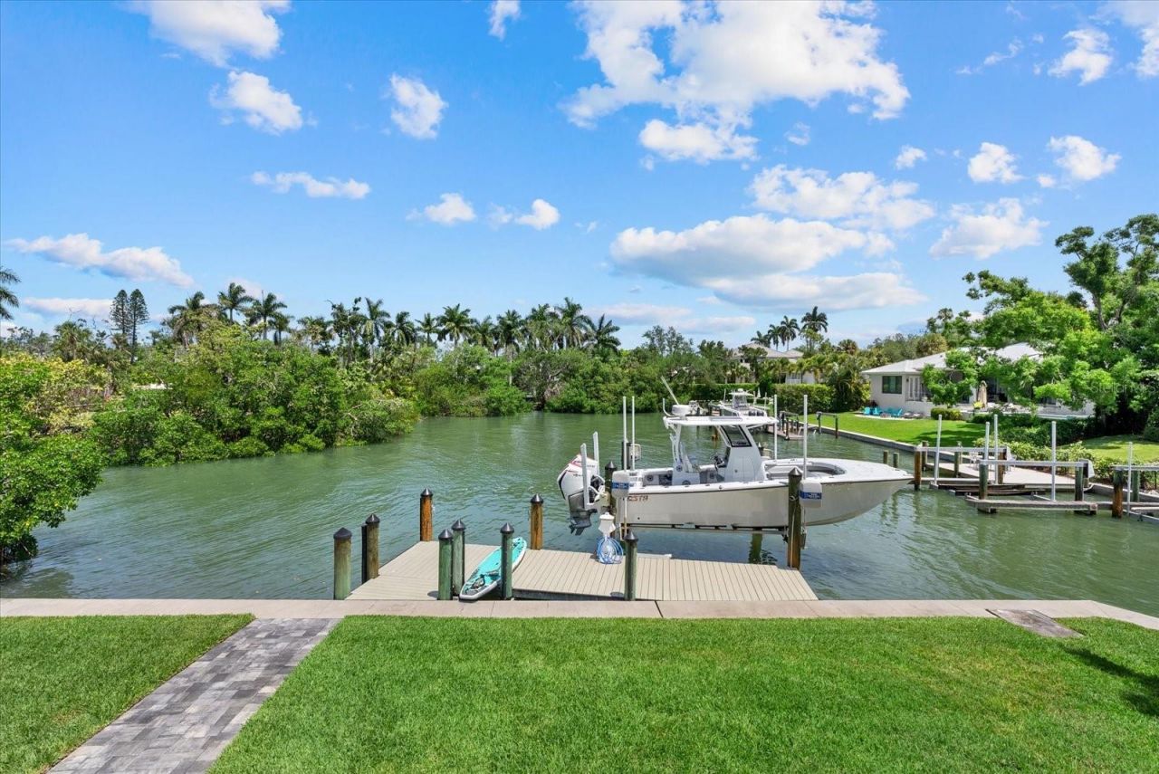 1525 Mallard Lane, Sarasota, FL 34239 Photo
