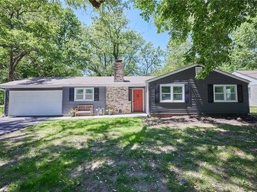 7204 Raytown Road, Raytown, MO 64133