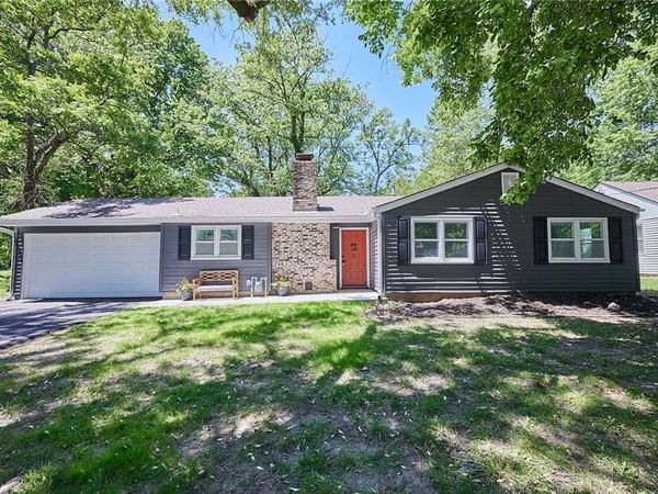 7204 Raytown Road, Raytown, MO 64133