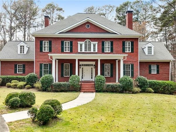 8467 Hearn Road , Chattahoochee Hills, GA 30268