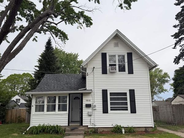 1915 Quincy Street, ROCKFORD, IL 61103