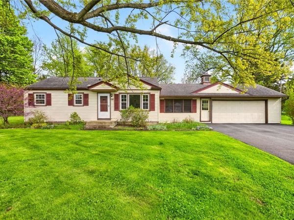 127 Creek Hill Lane, Rochester, NY 14625