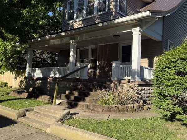 105 S 17th St, Terre Haute, IN 47807
