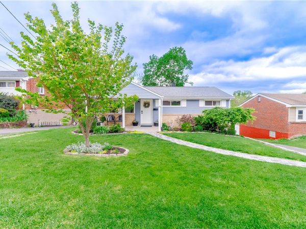 82 Claireview Dr, Carnegie, PA 15106