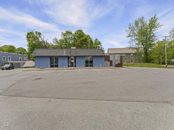 985 Hoosick Road, Troy, NY 12180