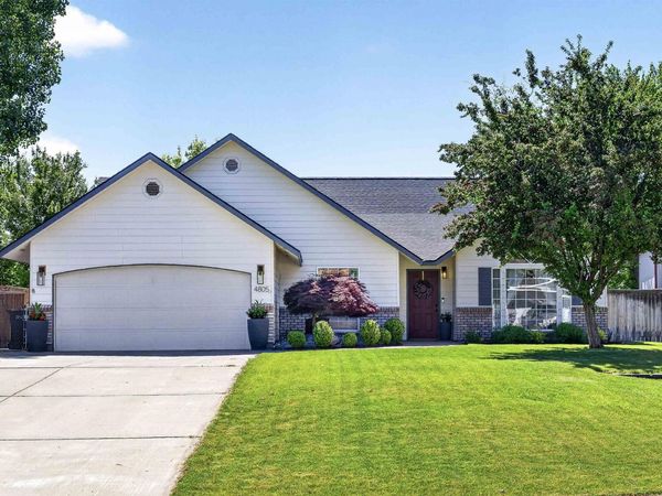 4805 W Robin Ct, West Richland, WA 99353