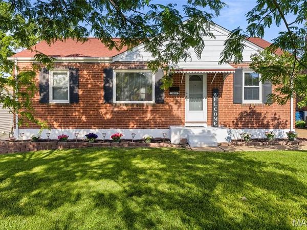 9814 Huntingdon Lane, St Louis, MO 63123