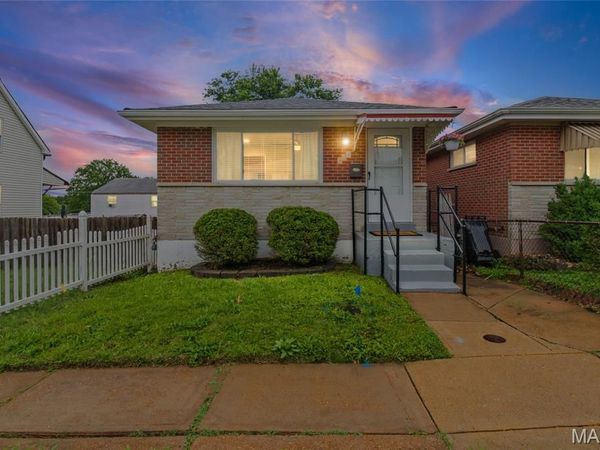 904 Erskine Avenue, Unincorporated, MO 63125