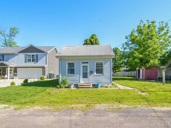 1319 Eisenhower Road, Mascoutah, IL 62258