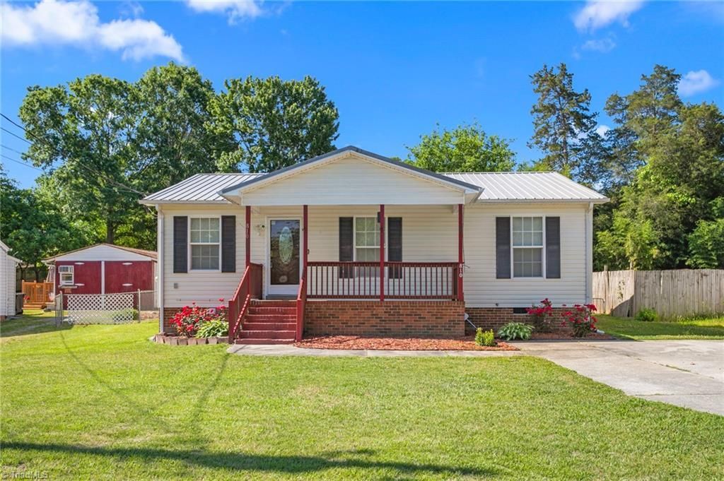 810 Arthur Avenue, High Point, NC 27263 Main Photo
