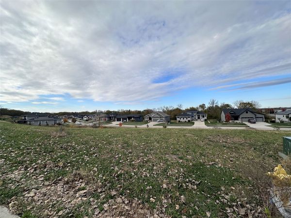8090 NW 100th Street, Johnston, IA 50131