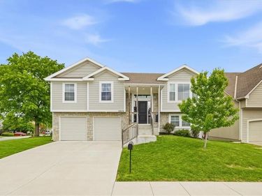 12634 Fountain Lake Circle, Grandview, MO 64030