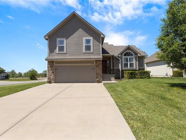 18448 CURRY Street, Gardner, KS 66030