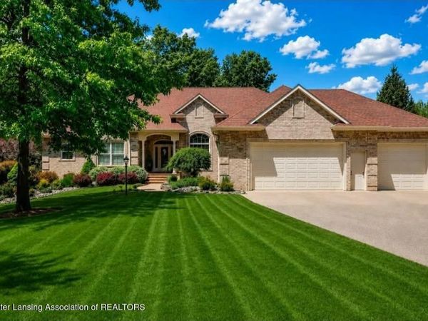 1800 Wilderness Drive, DeWitt, MI 48820