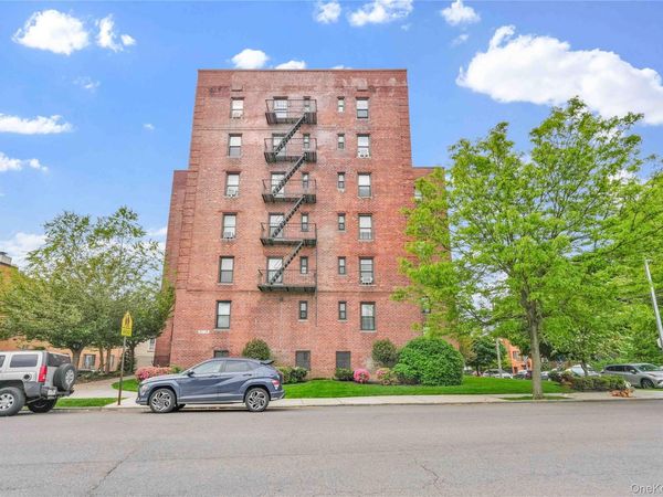 170-06 Crocheron Avenue , Unit 2E, Flushing, NY 11358